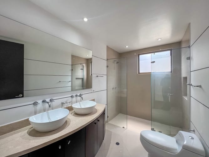 Apartamento de 3 alcobas en arriendo en Los Rosales, Bogotá, 174 m² · foto 13 de 20