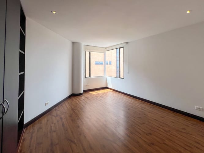 Apartamento de 3 alcobas en arriendo en Los Rosales, Bogotá, 174 m² · foto 19 de 20
