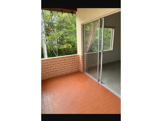 Casa de 5 alcobas en venta en Santa Lucia, Medellín, 186 m² · foto 2 de 11