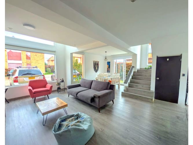 Casa de 3 alcobas en venta en Laura Vicuña, Chía, 151 m² · foto 2 de 22