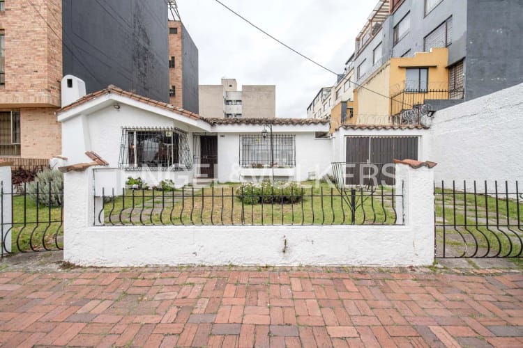 Casa de 4 alcobas en venta en Las Villas, Bogotá, 386 m² · foto 17 de 18
