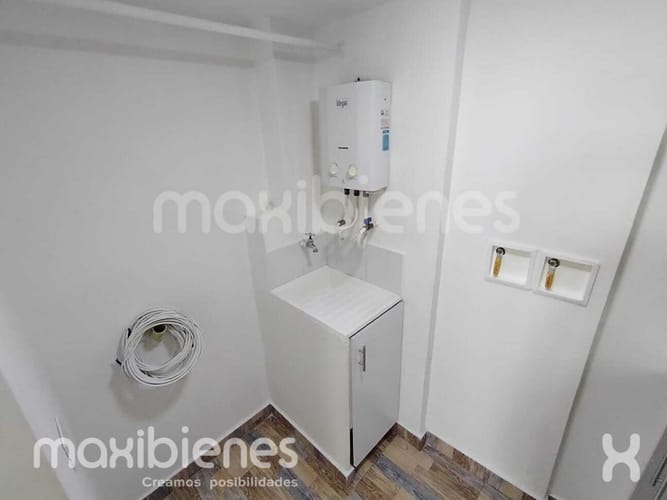 Apartamento de 3 alcobas en arriendo en Pajarito, Medellín, 55 m² · foto 9 de 16