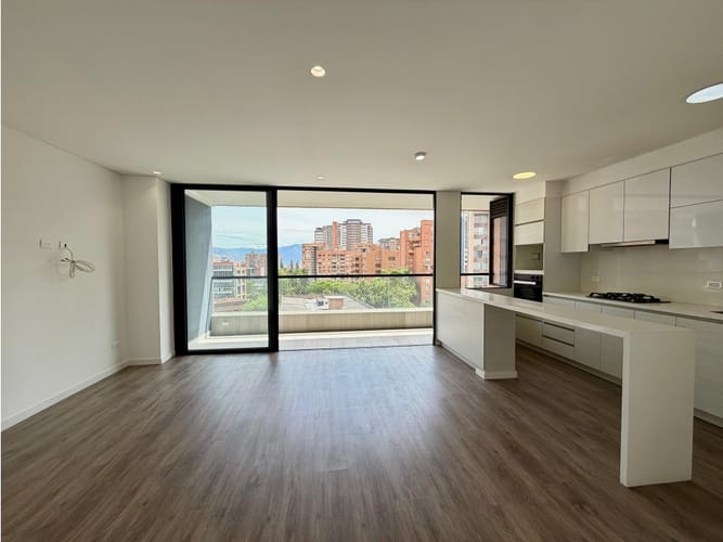 Apartamento de 2 alcobas en arriendo en Lalinde, Medellín, 94 m² · foto 2 de 17