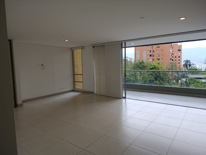 Apartamento de 4 alcobas en arriendo en Castropol, Medellín, 160 m² · foto 2 de 24