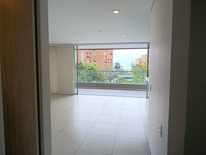 Apartamento de 4 alcobas en arriendo en Castropol, Medellín, 160 m² · foto 3 de 24