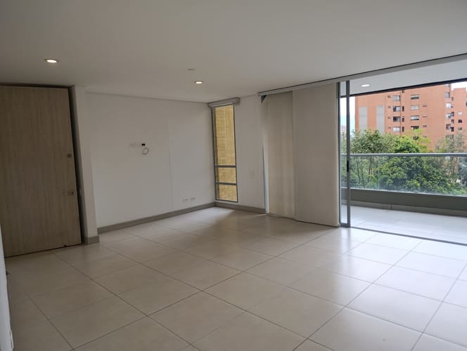 Apartamento de 4 alcobas en arriendo en Castropol, Medellín, 160 m² · foto 4 de 24
