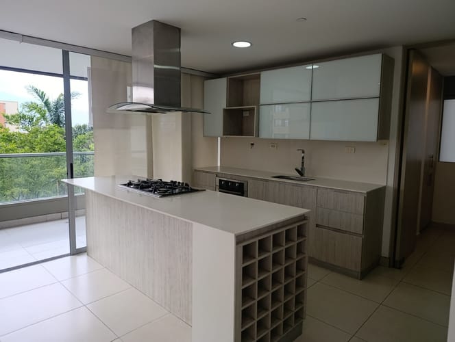 Apartamento de 4 alcobas en arriendo en Castropol, Medellín, 160 m² · foto 7 de 24