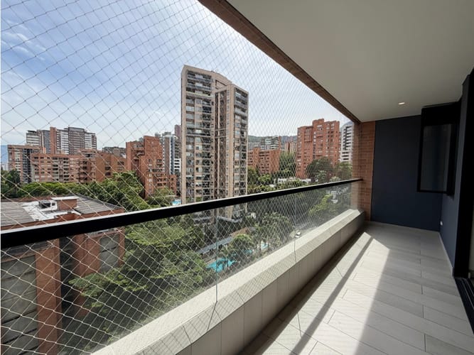 Apartamento de 2 alcobas en arriendo en Lalinde, Medellín, 94 m² · foto 4 de 17