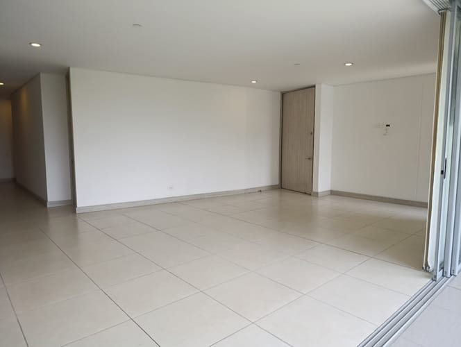 Apartamento de 4 alcobas en arriendo en Castropol, Medellín, 160 m² · foto 10 de 24