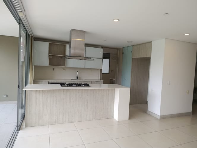Apartamento de 4 alcobas en arriendo en Castropol, Medellín, 160 m² · foto 11 de 24
