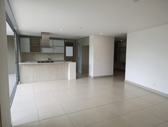 Apartamento de 4 alcobas en arriendo en Castropol, Medellín, 160 m² · foto 12 de 24