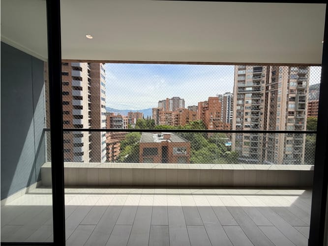 Apartamento de 2 alcobas en arriendo en Lalinde, Medellín, 94 m² · foto 5 de 17
