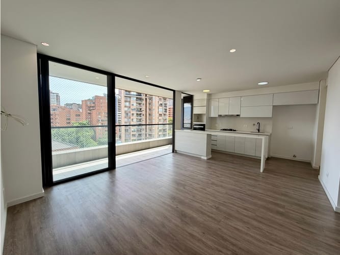 Apartamento de 2 alcobas en arriendo en Lalinde, Medellín, 94 m² · foto 6 de 17
