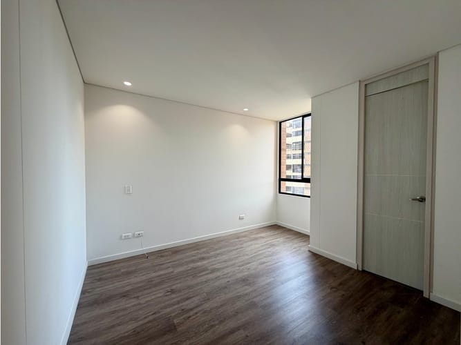 Apartamento de 2 alcobas en arriendo en Lalinde, Medellín, 94 m² · foto 9 de 17