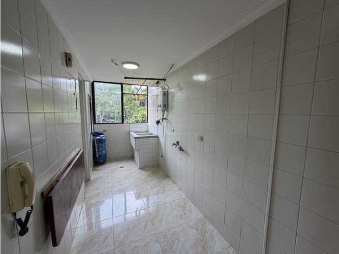 Apartamento de 3 alcobas en arriendo en Las Lomas No.2, Medellín, 120 m² · foto 5 de 24