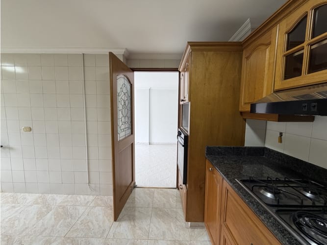 Apartamento de 3 alcobas en arriendo en Las Lomas No.2, Medellín, 120 m² · foto 9 de 24