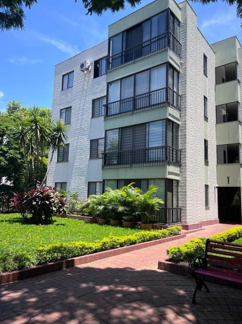 Apartamento de 3 alcobas en venta en Multicentro, Cali, 86 m² · foto 2 de 14