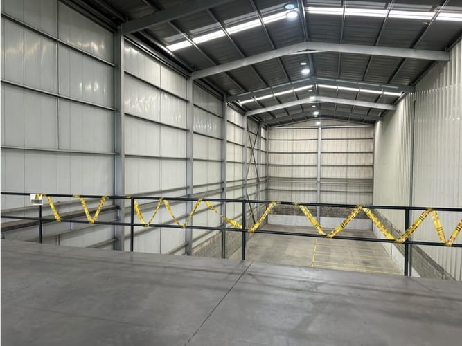 Bodega en arriendo en Tejares De La Loma Et. Ii, Dosquebradas, 650 m² · foto 2 de 9