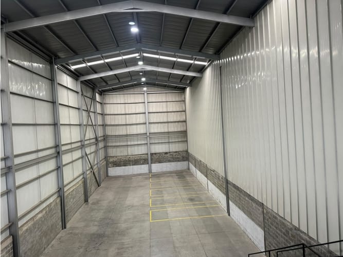 Bodega en arriendo en Tejares De La Loma Et. Ii, Dosquebradas, 650 m² · foto 3 de 9