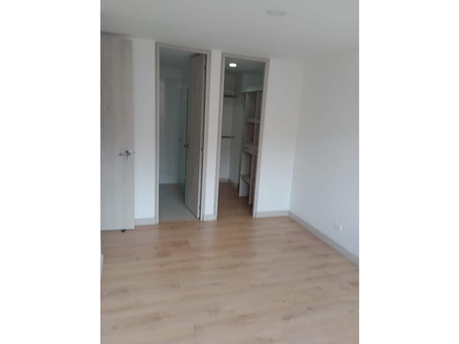 Apartamento de 2 alcobas en venta en Niquia, Bello, 59 m² · foto 3 de 13