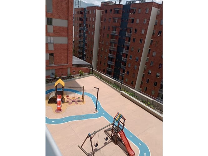Apartamento de 2 alcobas en venta en Niquia, Bello, 59 m² · foto 12 de 13