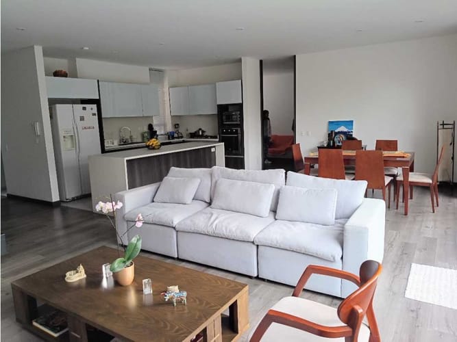 Apartamento de 3 alcobas en venta en Cerros De Suba, Bogotá, 184 m² · foto 2 de 24
