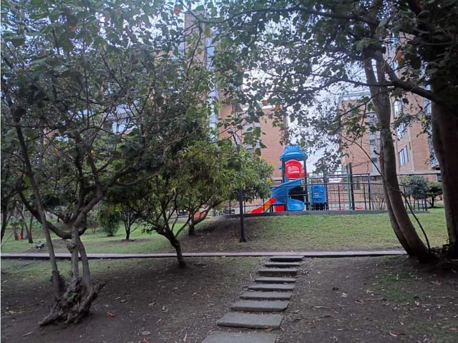 Apartamento de 3 alcobas en venta en Cerros De Suba, Bogotá, 184 m² · foto 23 de 24