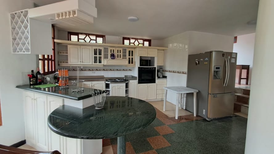 Casa de 5 alcobas en venta en La Ceja, La Ceja, 450 m² · foto 11 de 24