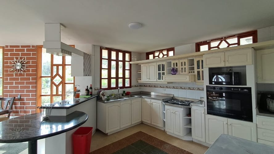 Casa de 5 alcobas en venta en La Ceja, La Ceja, 450 m² · foto 12 de 24