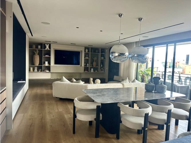 Apartamento de 3 alcobas en venta en Chicó Navarra, Bogotá, 352 m² · foto 2 de 23