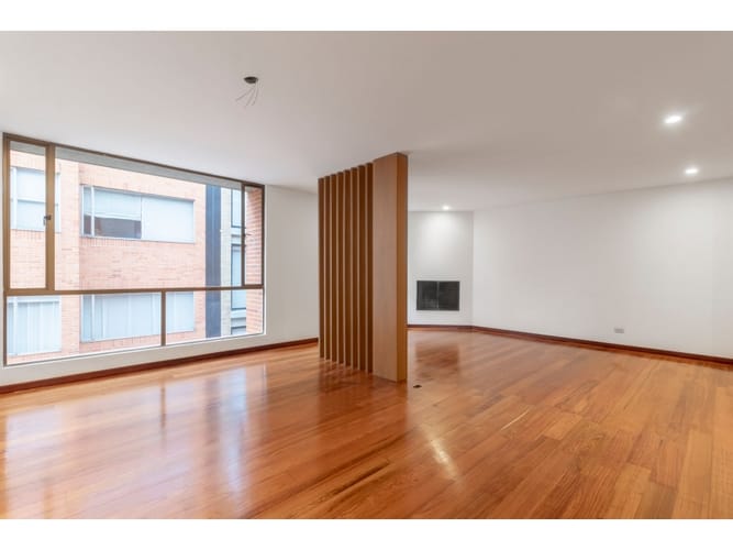 Apartamento de 3 alcobas en venta en Santa Barbara, Bogotá, 183 m² · foto 2 de 18