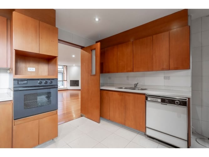 Apartamento de 3 alcobas en venta en Santa Barbara, Bogotá, 183 m² · foto 4 de 18