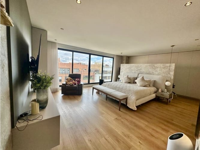 Apartamento de 3 alcobas en venta en Chicó Navarra, Bogotá, 352 m² · foto 11 de 23
