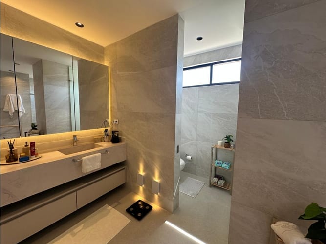 Apartamento de 3 alcobas en venta en Chicó Navarra, Bogotá, 352 m² · foto 15 de 23