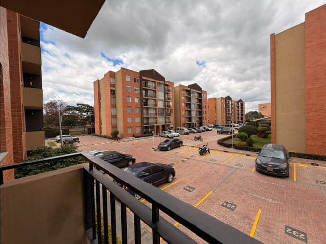 Apartamento de 3 alcobas en venta en Zona Centro, Madrid, 71 m² · foto 6 de 14