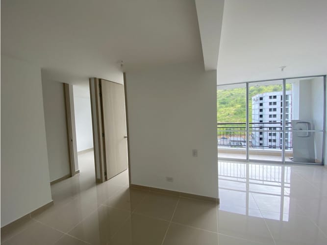 Apartamento de 2 alcobas en venta en Caucaseco, Yumbo, 55 m² · foto 3 de 12