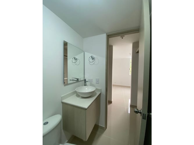 Apartamento de 2 alcobas en venta en Caucaseco, Yumbo, 55 m² · foto 7 de 12