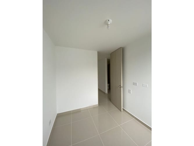 Apartamento de 2 alcobas en venta en Caucaseco, Yumbo, 55 m² · foto 11 de 12