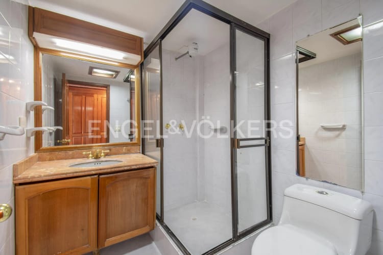 Casa de 4 alcobas en venta en Cerros De Suba, Bogotá, 292 m² · foto 18 de 20