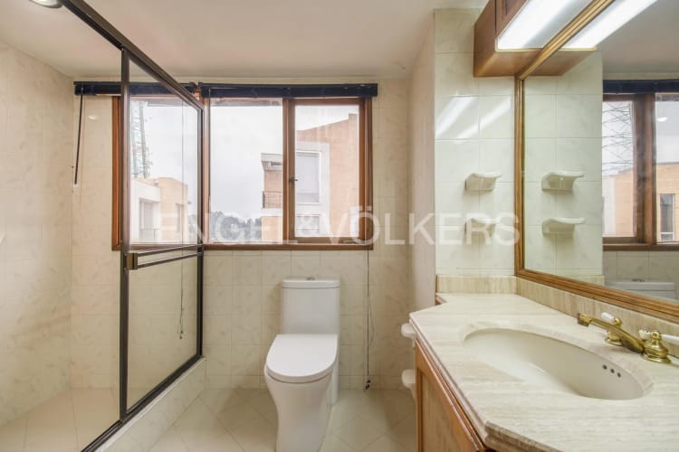 Casa de 4 alcobas en venta en Cerros De Suba, Bogotá, 292 m² · foto 16 de 20