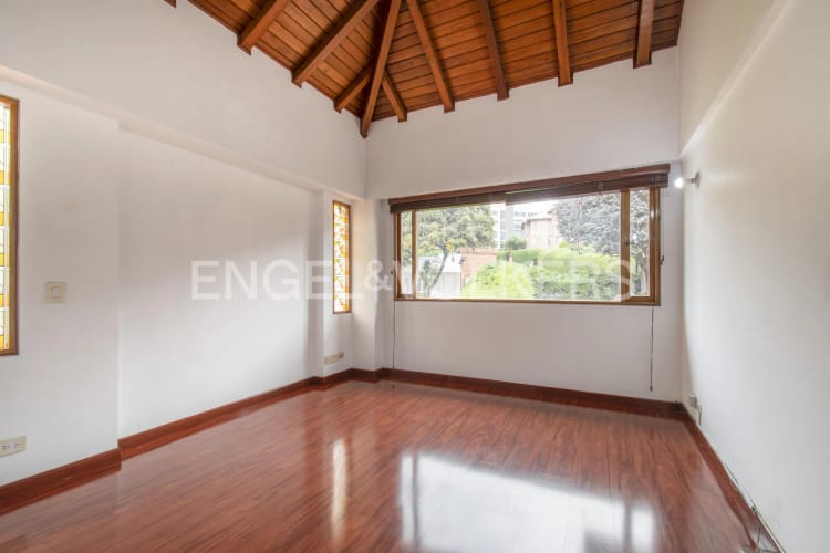 Casa de 4 alcobas en venta en Cerros De Suba, Bogotá, 292 m² · foto 15 de 20