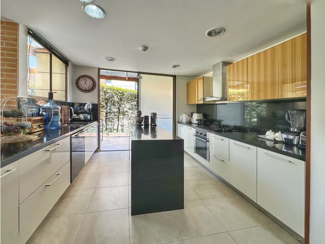 Casa de 3 alcobas en venta en Altos De La Colina, Bogotá, 267 m² · foto 10 de 24