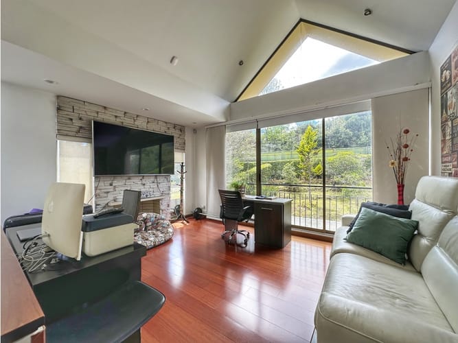 Casa de 3 alcobas en venta en Altos De La Colina, Bogotá, 267 m² · foto 20 de 24