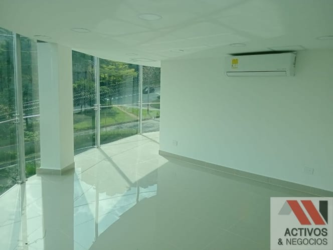 Oficina en arriendo en El Castillo, Medellín, 92 m² · foto 3 de 10