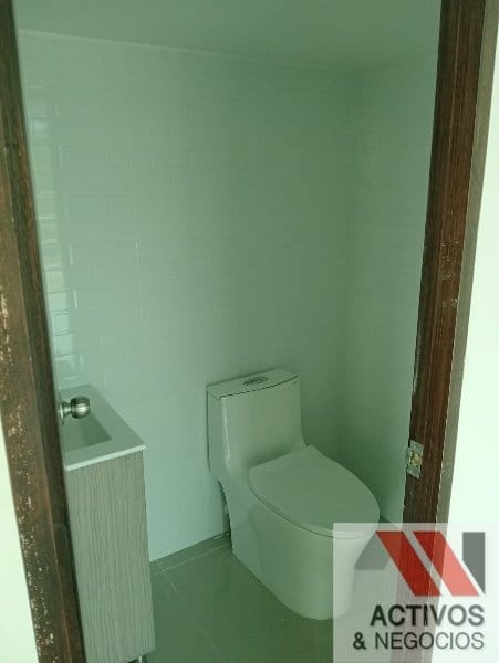 Oficina en arriendo en El Castillo, Medellín, 92 m² · foto 5 de 10