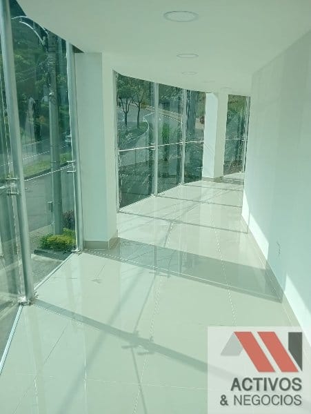 Oficina en arriendo en El Castillo, Medellín, 92 m² · foto 6 de 10