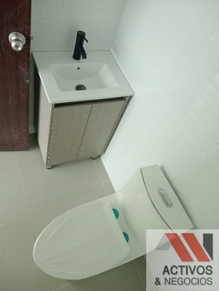 Oficina en arriendo en El Castillo, Medellín, 92 m² · foto 7 de 10