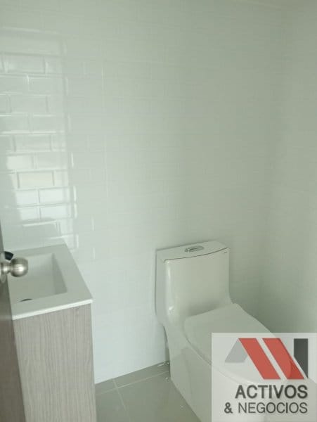 Oficina en arriendo en El Castillo, Medellín, 92 m² · foto 8 de 10