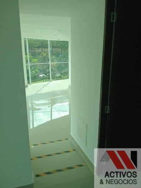 Oficina en arriendo en El Castillo, Medellín, 92 m² · foto 10 de 10
