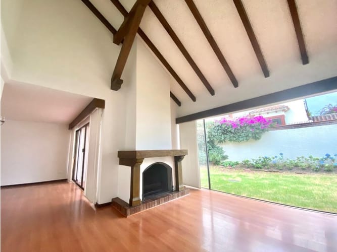 Casa de 4 alcobas en arriendo en Calleja Baja, Bogotá, 322 m² · foto 4 de 10